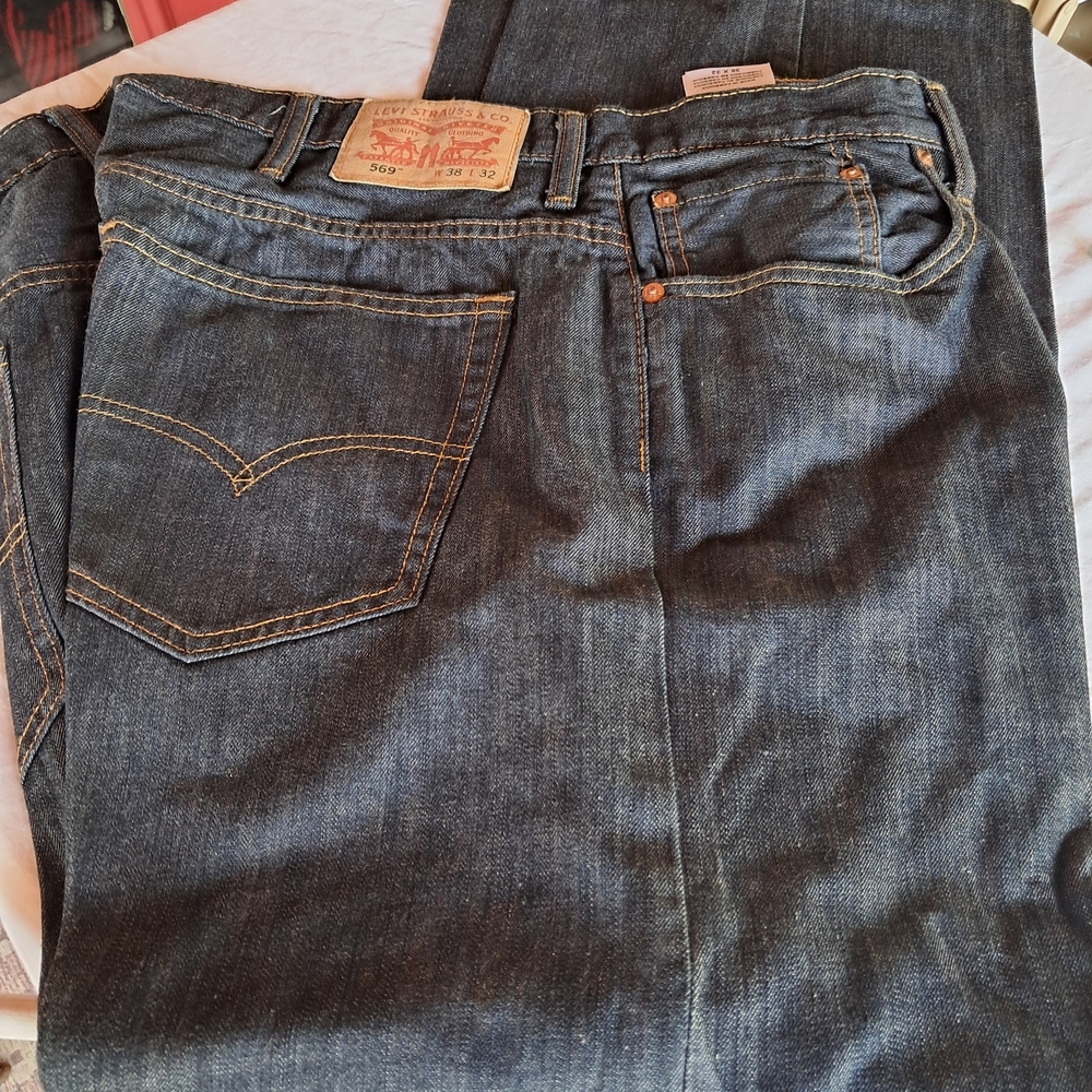 Vintage Levi's Men's Blue Jeans Size 38 X 32